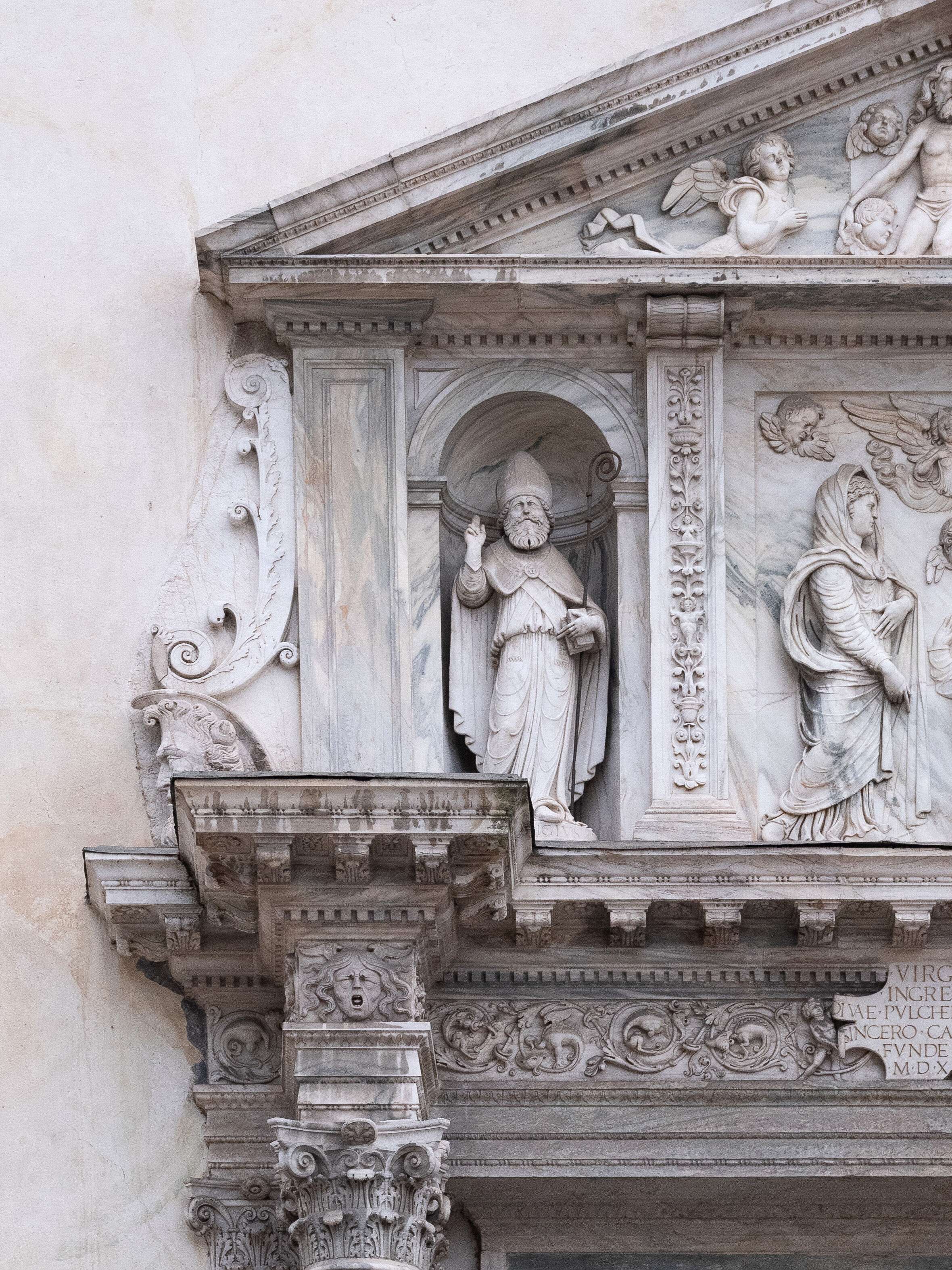Statua del Santo alla Basilica della Madonna di Tirano